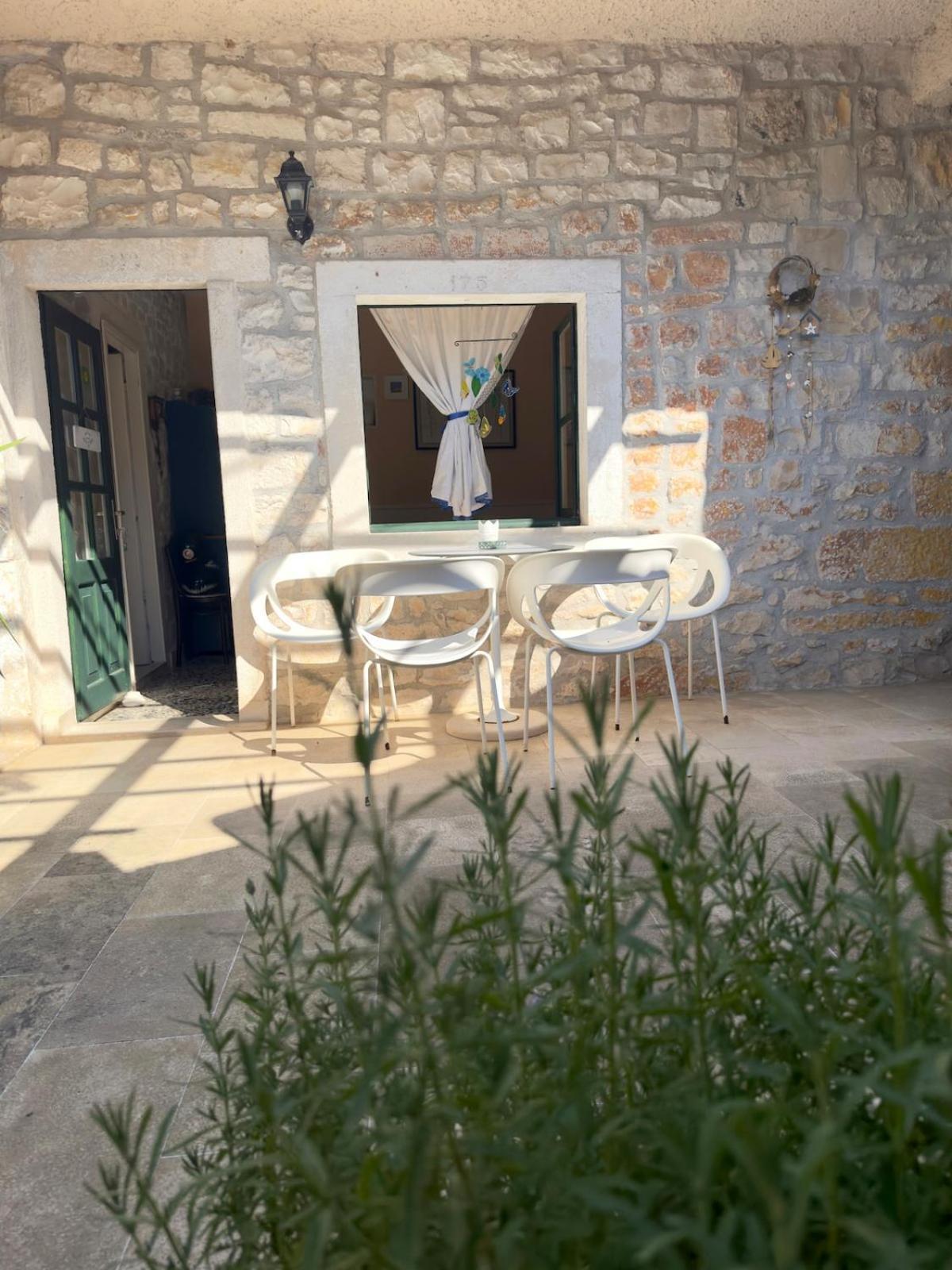 Visilo Stone House Villa Pucisca Exterior photo